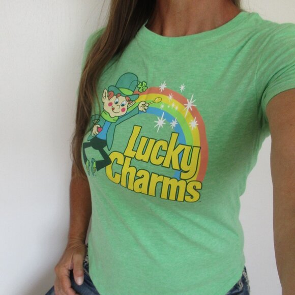 LUCKY CHARMS T-Shirt Size Medium Juniors Graphic Tee Green - Picture 3 of 10